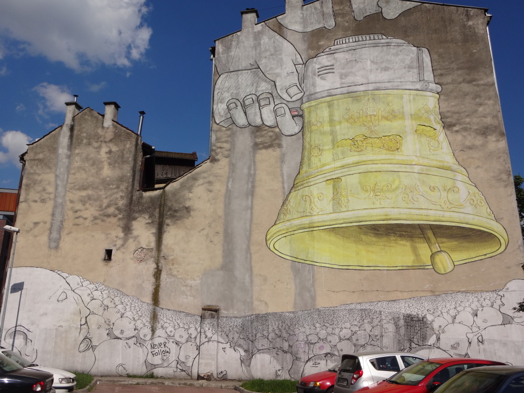 street art in krakow, poland